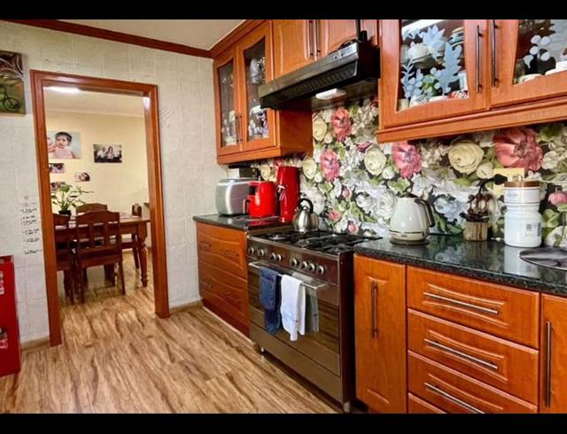 3 BEDROOM HOUSE FOR SALE IN SUIDHEUWEL